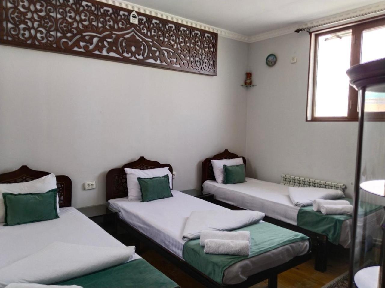 Hotel Rizqiro'Z Boutique Bukhara Exterior photo